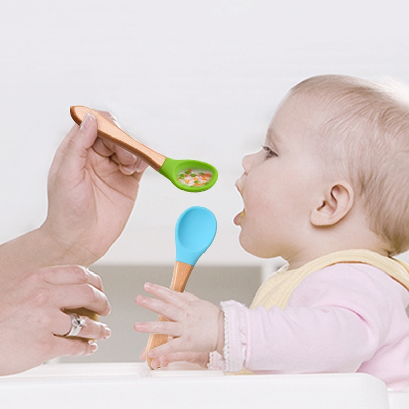 2 ピース/セットベビーシリコーンスプーンフォーク木製ハンド - Baby Food Feeder のレビューと価格